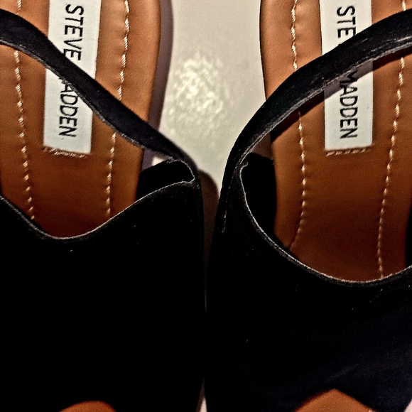 High Platform Steve Madden Wedge. Black Suede "Brandy" Wedge. Size 10 - Picture 6 of 9